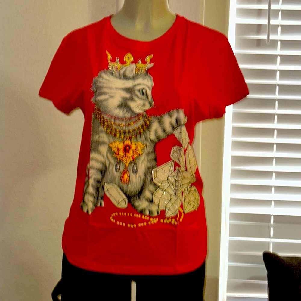 Shirt 👚 embroidered with stones